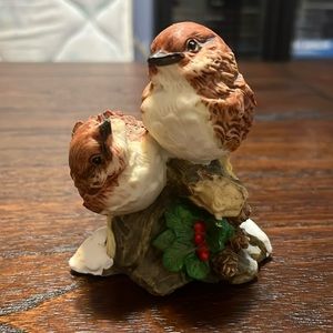 Bird Figurine Sparrows Christmas Holly Winter Holiday Decor Nature Animals